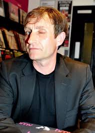 James guitarist Saul Davies wants Scots to sit down and learn more about  their own country