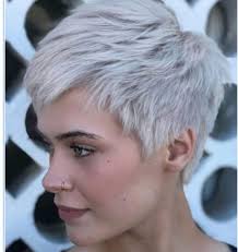 Short haircuts with round faces are a matter of careful layering, framing, and shaping to keep your soft cheeks from becoming a bit too childish. 10 Romantic Short Haircuts For Round Faces Bulawayo24 News