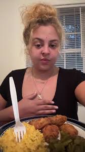 bellasocountry (@bellasocountry)'s video of Frying Chicken Wings