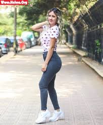 قَرُبت مودَّة هؤلاء الذين وصف الله صفتهم للمؤمنين، من أجل أنّ منهم قسيسين ورهبانًا. Ù…Ù† Ù‡ÙŠ Ø§Ù„Ù…Ø¯ÙˆÙ†Ø© Ù…ÙˆØ¯Ø© Ø§Ù„Ø£Ø¯Ù‡Ù… Ø§Ù„ØªÙŠ Ø®Ø±Ù‚Øª Ø­Ø¸Ø± Ø§Ù„ØªØ¬ÙˆÙ„ ÙÙ‰ Ø§Ù„ØªØ¬Ù…Ø¹ Ù„ØªØµÙˆÙŠØ± ÙÙŠØ¯ÙŠÙˆÙ‡Ø§ ØªÙŠÙƒ ØªÙˆÙƒ