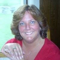 Holli Lee's Instagram, Twitter & Facebook