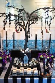 Beetlejuice has a run in with a newly hatched sandworm. 100 Disney Tim Burton Beetlejuice Ideas In 2021 Beetlejuice Beetlejuice Halloween Tim Burton Beetlejuice