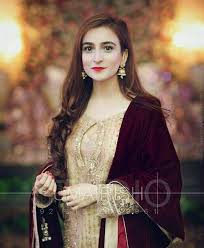 Love Her Valvet Shawl Simple And Gracefull Dresses Indian Wedding Outfits Fashion Dresses