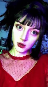 pros of having big eyes: cosplaying characters like lydia 👁️ #lydiadeetz  #beetlejuice #lydiadeetzcosplay #timburton