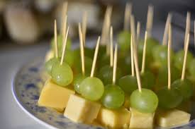 Kase Trauben Spiesse Selber Machen Fur Kaseigel Lecker Essen Kaseigel
