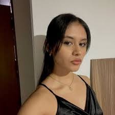 Karla Gil's Instagram, Twitter & Facebook