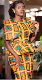 Ensemble jupe et haut qui mettra vos jmabes et votre silhouette en valeur. Pin By Madame Yohou On Wax African Clothing African Dresses For Women African Design Dresses