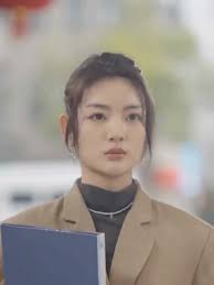 Romantic Drama: Kind Girl Catches CEO's Attention