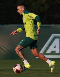 Ficha técnica do jogador lucas lima. Melhorou Veja Fotos De Lucas Lima Apos Harmonizacao Facial Gazeta Esportiva