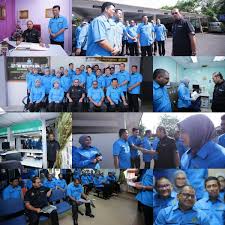 Seorang pegawai kanan wanita, jabatan imigresen johor ditahan kerana terbabit dengan sindiket. Imigresen Malaysia A Twitter Segamat 26 Mei 2018 Ketua Pengarah Imigresen Datuk Seri Haji Mustafar Haji Ali Mengadakan Lawatan Kerja Ke Jabatan Imigresen Malaysia Jim Negeri Johor Termasuk Mengadakan Lawatan Ke