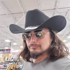 Selling generator and amp in Tennessee