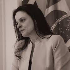 Virginia Fernandes's Instagram, Twitter & Facebook