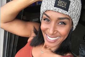 How Mari Andrew turned her grief into art — and became Insta-famous along  the way