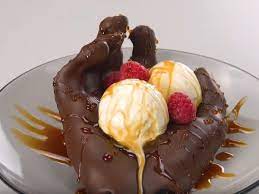 Faire fondre du chocolat, un jeu d'enfant selon vous ? 9 Decors En Chocolat Pour Epater Vos Amis La Recette
