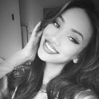 Alyssa Donahue's Instagram, Twitter & Facebook