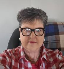 Happy New Year everyone!! Is anyone else's Fable app not showing stats  anymore? Is that normal? I just went to look and all of my insights etc are  gone 😭