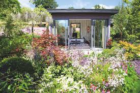Trouvez Le Confort Dans Cette Chambre Vue Sur Un Jardin Colore Et Serein Jardins Exterieur Le Havre
