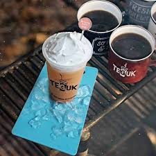 Namun, jika dilihat dari produk yang dikeluarkan sangat bertolak belakang dengan namanya. Coba 10 Minuman Kekinian Ini Biar Makin Hits Grab Id