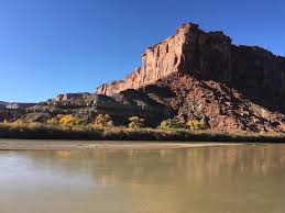 Sport climber laybacks his way up desert towers!