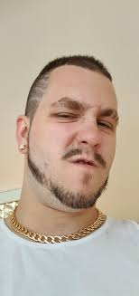 Les Dennis fan desperate to name his Brighton pub the Les Dennis Lounge