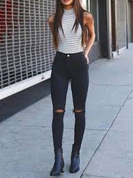 Notre collection de jeans troués homme est disponible en coupe skinny, avec des effets déchirés. Epingle Sur Clothes