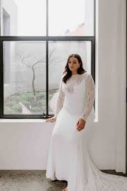 Curve Bridal Plus Size Wedding Dresses Karen Willis Holmes Plus Size Wedding Gowns Wedding Gowns Lace Elegant Wedding Dress