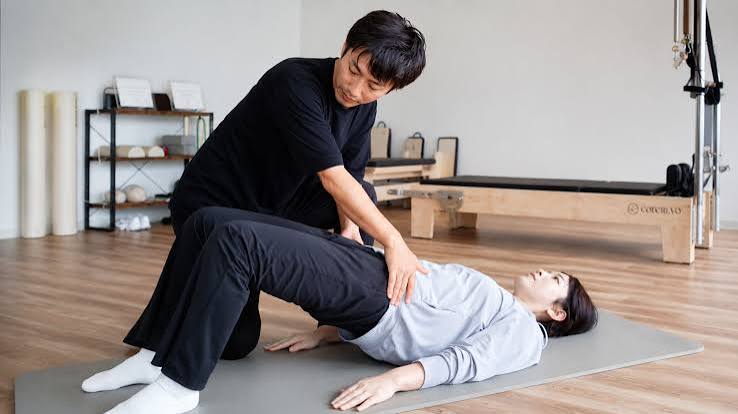 腰痛には腹筋がいい？腹筋を頑張る前に見直したい背中と骨盤の動き | AXIS PILATES & Conditioning｜帝塚山のピラティススタジオ
