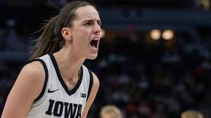 Caitlin Clark đang bị CẤM khỏi WNBA! - Huấn luyện viên Trưởng Basketball  Hoa Kỳ Cheryl Reeve TỨC GIẬN bởi câu hỏi Caitlin Clark sau khi câu hỏi  tranh cãi của ngôi
