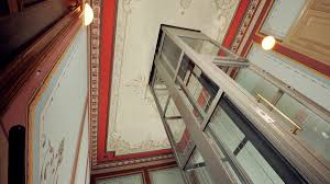 Ascensore del condominio, chi decide l'installazione? Installare Un Miniascensore Esterno In Un Palazzo Storico Kone Motus