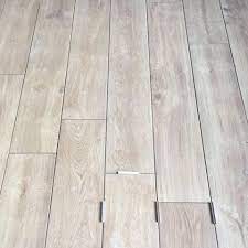 Das ist vor allem den positiven eigenschaften des materials geschuldet. Fugenfarbe Fur Holzoptik Fliesen Augenfarbe Sand