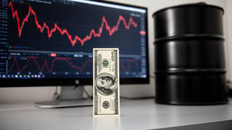 Latest Forex News: Dollar Rises as Oil Surge and Fed Rate Bets Shake Currency Markets