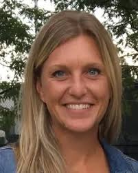 Julie Qualls's Instagram, Twitter & Facebook