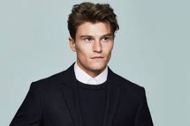 Slick it on back with some pomade, add some waviness with your fingers, or sport a short quiff in the front. The Best Medium Length Hairstyles For Men 2020 Fashionbeans