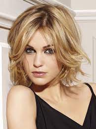 Modele Coiffure2014 Plus Sur Le Massage De La Tete Du Cou Et Des Epaules Par Stimulation Coupe De Cheveux Coiffure Mi Long Coiffure Visage Ovale