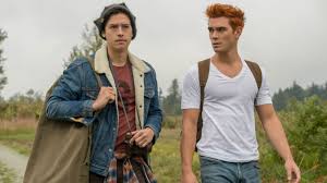 Der schauspieler erlag den folgen eines massiven schlaganfalls. Riverdale Nachste Staffel Kommt Mit Einer Grossen Anderung Fur Fans Kino De