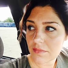 Lindsay Holman (lndsyholman)