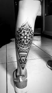 Black And White Calf Tattoos For Men Pin De Nghia Dang Em Tatuajes Tatuagem Maori Tatuagens Geometricas Tatuagem Na Perna