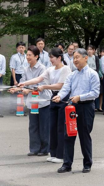 例年、宮内庁では、防災の日に合わせて、防災訓練を実施しています。, 令和8年9月1日（火）に行われた防災訓練（消火栓・消火器取扱訓練）には、天皇皇后両陛下と愛子内親王殿下もご参加になりました。