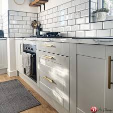 Yüzeyi parlak ve düzdür.genellikle modern tarz ankastre mutfaklarda kullanılır.membran mutfak modelleri: Mutfak Gomme Dolap Modelleri 2021 A Dan Z Ye Dekorasyon