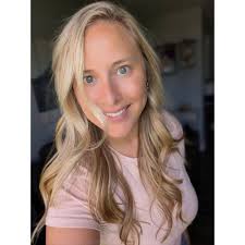 Kia Orana, we are pleased to release our first batch of official  photography to elect Miss Photogenic. This 'natural' set of photographs  show our beautiful contestants in 'island style'. Next week, we