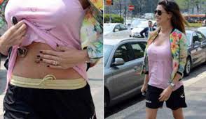 Domenica sera il suo fabrizio corona l'ha. Belen Incinta Quel Malore In Televisione Che Non Piace E Preoccupa I Fan Moda Donna Spettacolo Gossip E Bellezza Leichic It