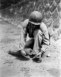 『沖縄やくざ戦争』（おきなわやくざせんそう、terror of yakuza ）は、1976年の日本映画。主演 ： 松方弘樹・千葉真一、監督 ： 中島貞夫、製作 ： 東映、カラー・シネマスコープ、96分。同年の京都市民映画祭では千葉真一が本作で主演男優賞を受. æ²–ç¸„æˆ¦ æ—¥æœ¬è»æ©Ÿæ å†™çœŸç´ æ 1206967 ãƒ•ã‚©ãƒˆãƒ©ã‚¤ãƒ–ãƒ©ãƒªãƒ¼ Photolibrary