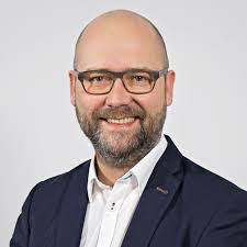 Ian Banwell's Instagram, Twitter & Facebook