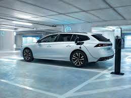 3008 suv gt hybrid4 available to order late 2019. Peugeot 508 Plug In Hybrid To Offer 29g Km Co2 International Fleet World
