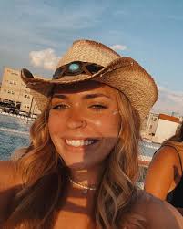 Beth Mackey (@bethmackey987) • Fotos y videos de Instagram