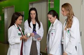 What degree does a nutritionist need. Reasons Why You Should Consider A Career In Clinical Nutrition News Rush University