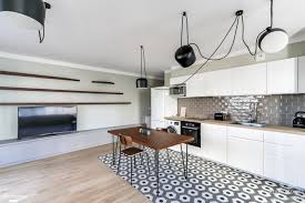 Un Appart Refait A Neuf Par Blackstones Ici La Cuisine Ouverte Sur Le Salon Cuisine Salle A Manger Cuisines Design Cuisine Ouverte Sur Salon