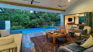 Executive Retreats Holiday Rentals Port Douglas Cairns Palm Cove Daintree Trinity Beach Clifton Beach Mission Holiday Home Holiday Accommodation Clifton Beach