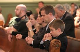 Roh kudus adalah daya dan kekuatan allah yang mengangkat dan mengarahkan kehidupan orang beriman. Surat Keluarga Juli 2016 Menjadi Keluarga Kontras Keuskupan Agung Jakarta