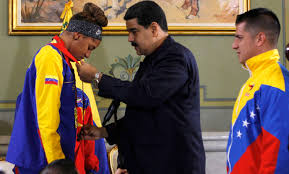 Yulimar rojas conversó con nicolás maduro este domingo, tras la obtención de la medalla de oro en el salto triple de las olimpiadas de tokio 2020. Ni El Exito De Yulimar Rojas Escapa A La Pugna Politica En Venezuela El Impulso